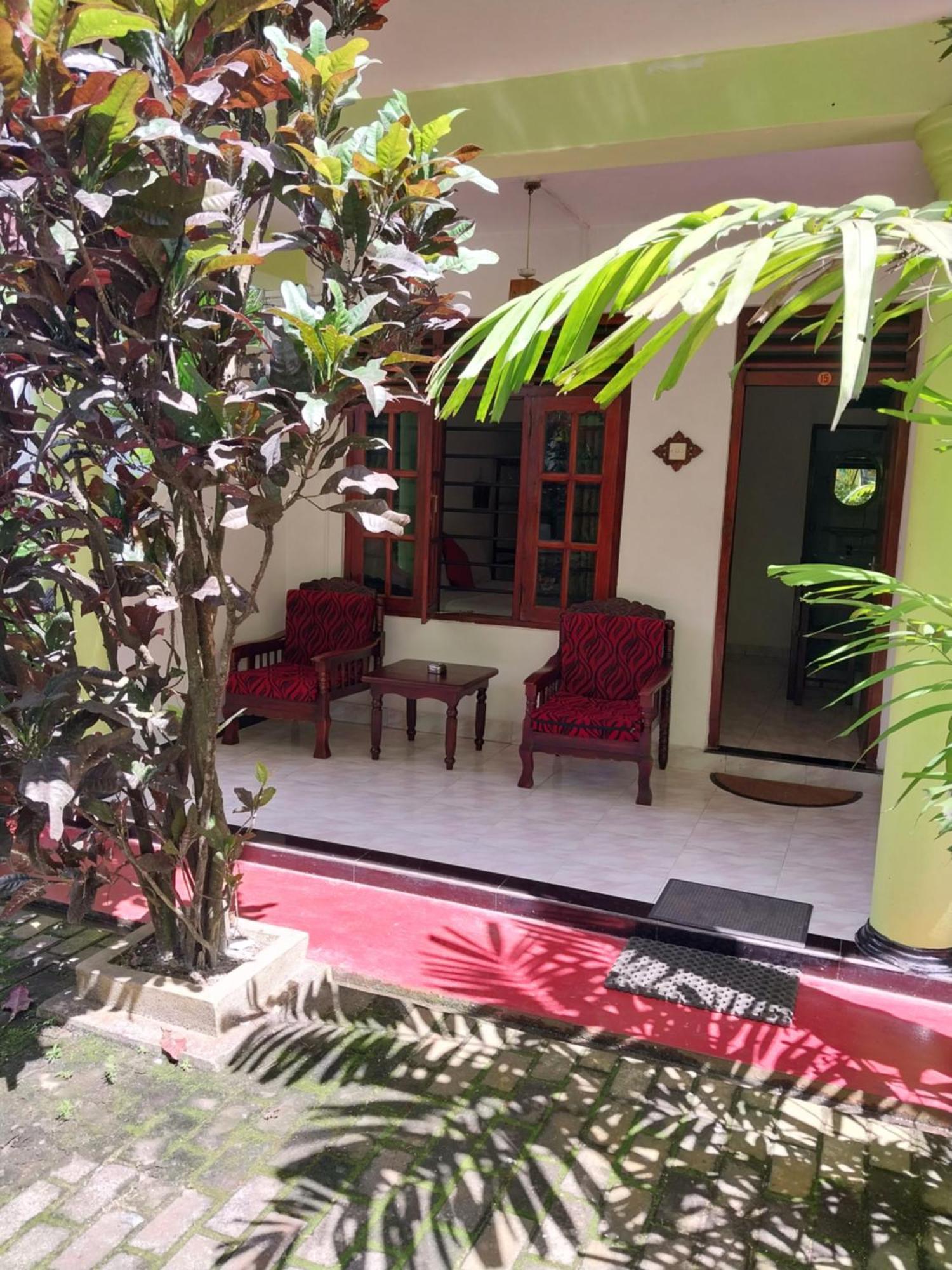 Happy Night Holiday Inn Unawatuna Exterior foto