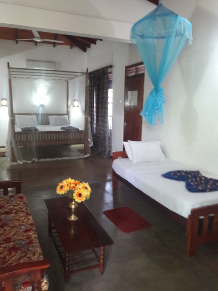 Happy Night Holiday Inn Unawatuna Exterior foto